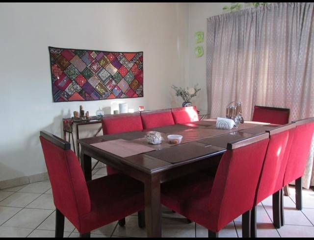 3 BEDROOM TOWNHOUSE FOR SALE IN VORNA VALLEY